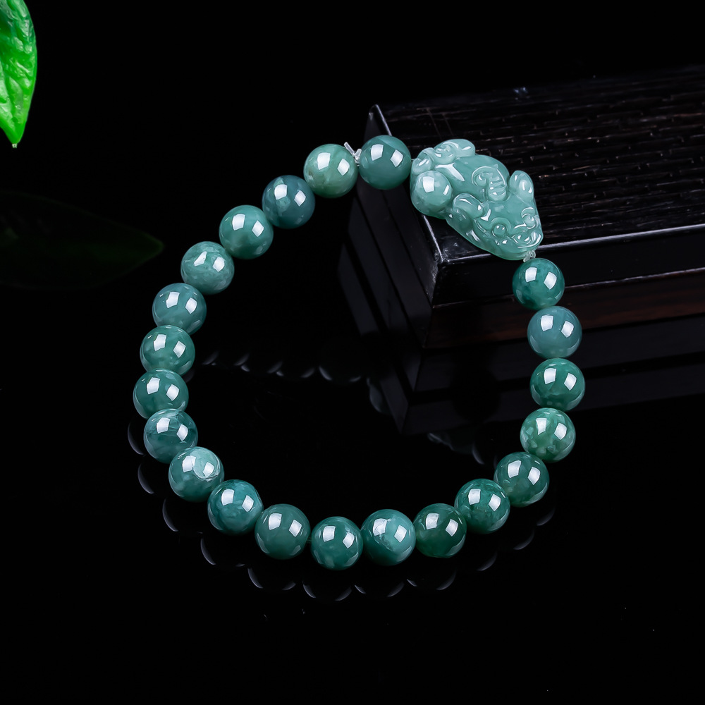 Natürliches burmesisches Jadei – Vintage Jewelry Collection Bewertung und Preis