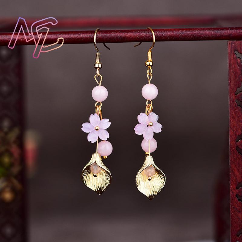 Rosa natürliche Jade-Blumen-Oh – Vintage Jewelry Collection Bewertung und Preis
